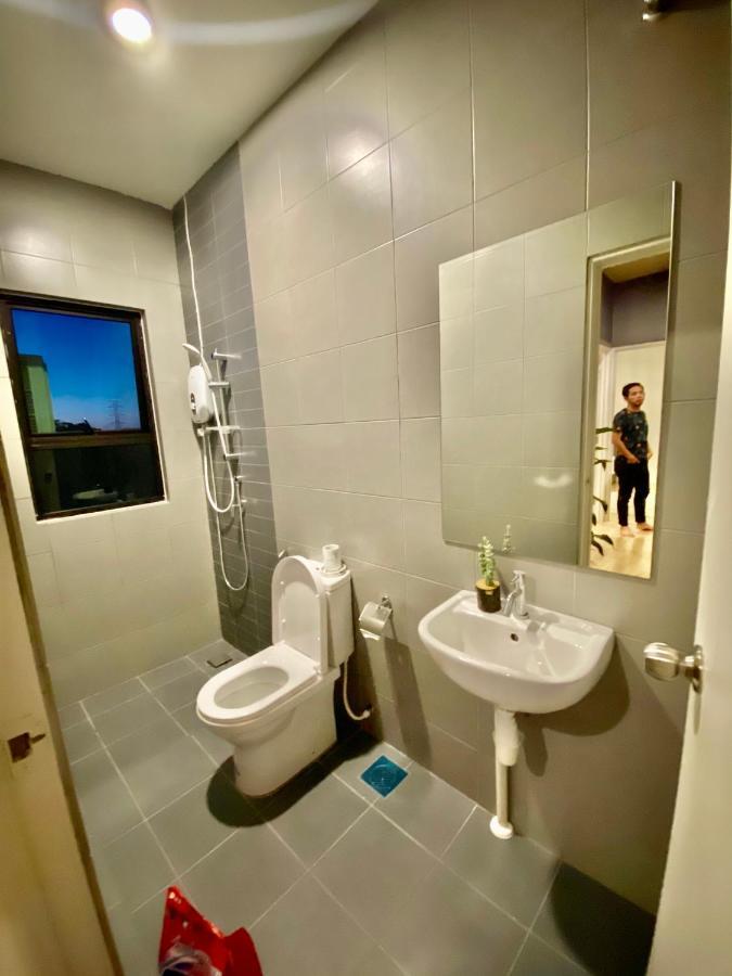 Faizal Madhi Homestay Kuching Dış mekan fotoğraf