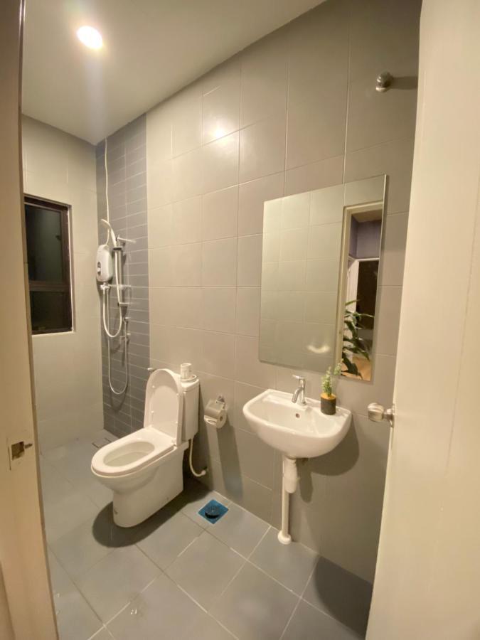 Faizal Madhi Homestay Kuching Dış mekan fotoğraf