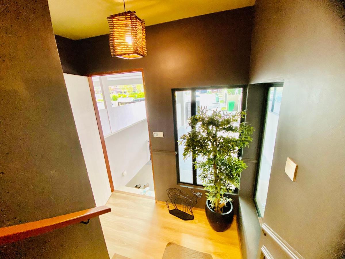 Faizal Madhi Homestay Kuching Dış mekan fotoğraf
